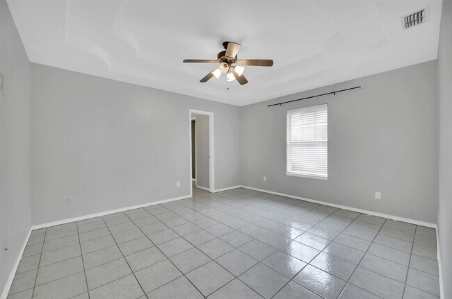 Building Photo - 5221 Tallow Ct