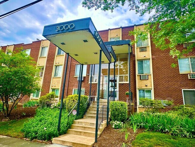 Building Photo - 3000 7th St NE