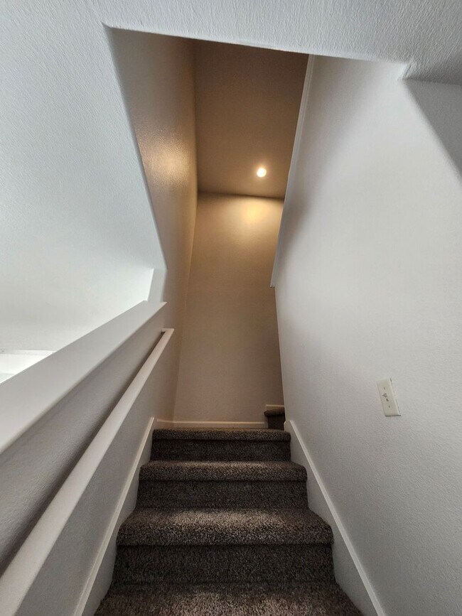 Building Photo - Beautiful Yuba City Home