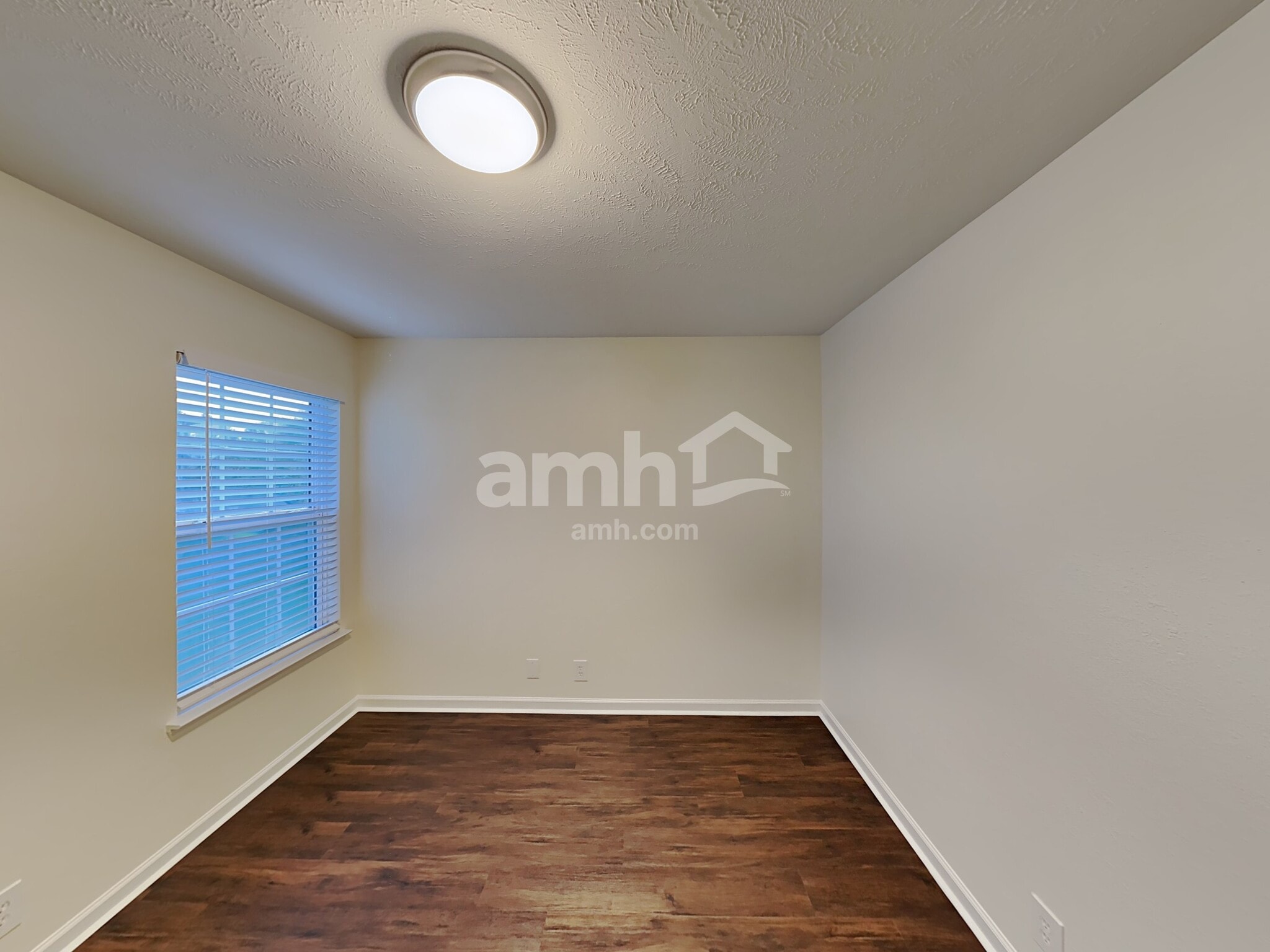 Building Photo - 7400 E Winchester Dr