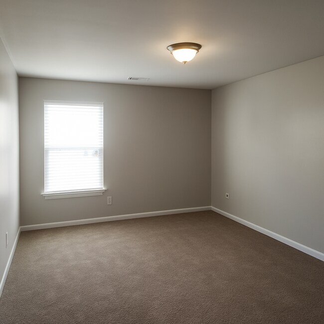 Building Photo - Beautiful 3 Bedroom, 2.5 Bath Home with Lo...