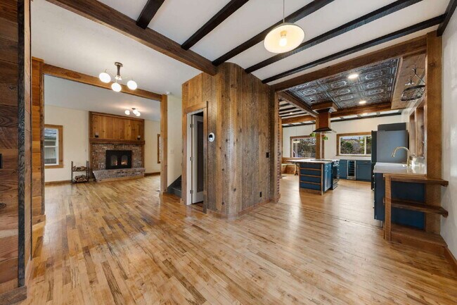 Building Photo - 3 Bedroom, 2.5 Bathroom CUSTOM HOME