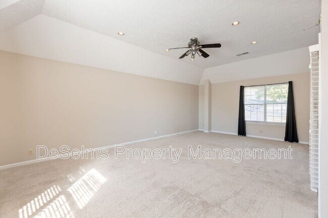 Building Photo - 236 Burgandy Hill Rd