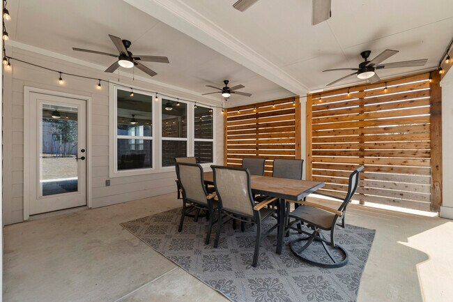 Building Photo - 1711 Dalhart