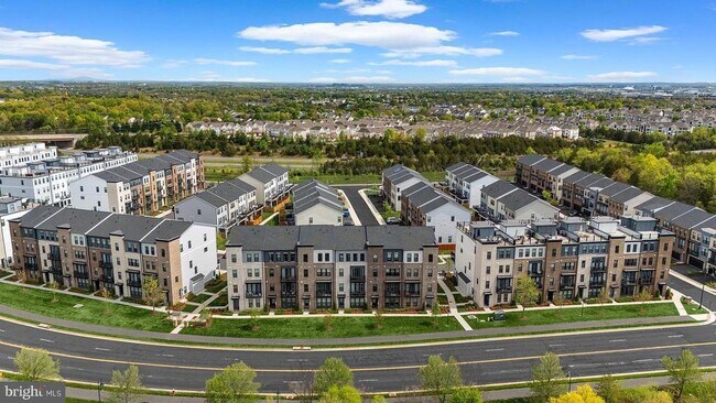 Building Photo - 21843 Beckhorn Sta Ter