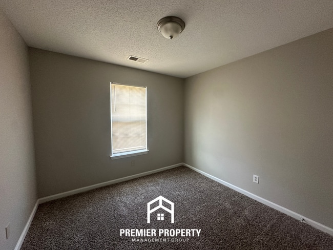 Building Photo - 2828 Breezy Ridge Trail