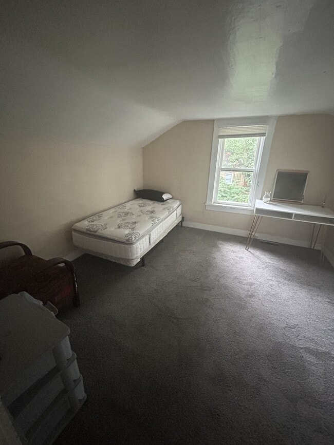 Building Photo - 24 Custer St