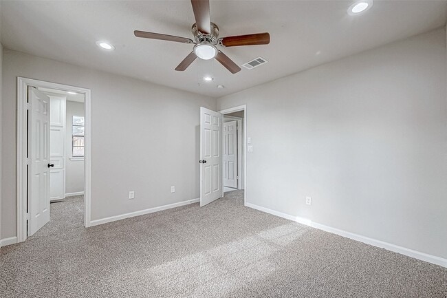 Building Photo - 3102 Glenn Lakes Ln