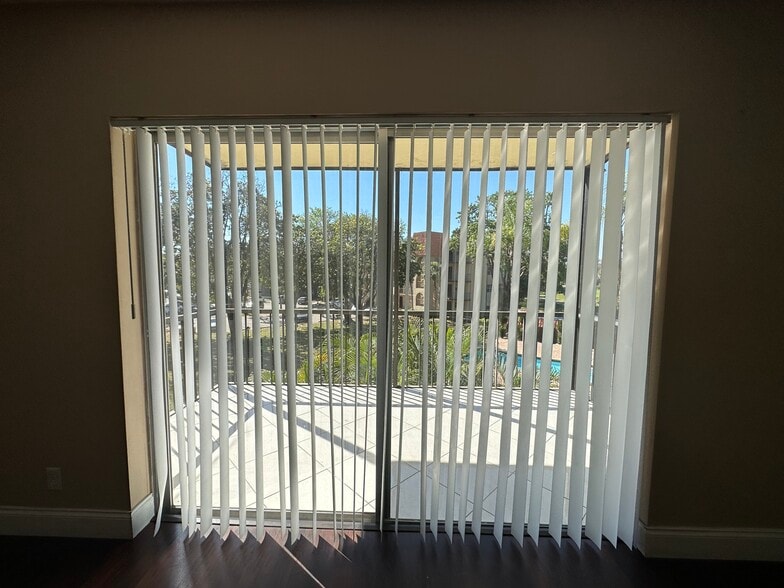 Building Photo - 5961 N Falls Circle Dr