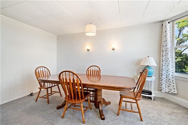 Building Photo - Breathtaking City Views – 3 Bedroom Home M...