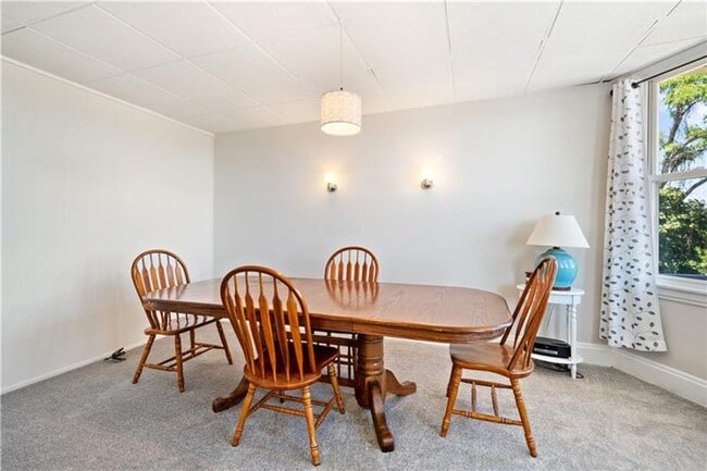 Building Photo - Breathtaking City Views – 3 Bedroom Home Minutes from Downtown!