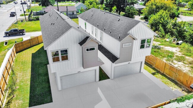 Building Photo - 4133 E Toliver St