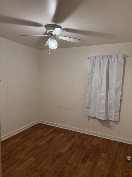 Building Photo - 5637 Walker Ave