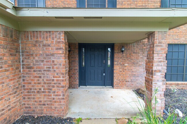 Building Photo - 3322 Whispering Way Dr