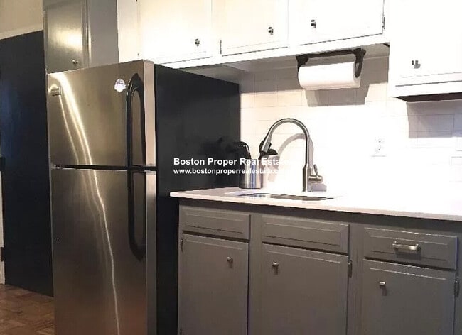 Building Photo - 42 Lomasney Way