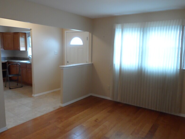 Building Photo - 144 Bridgetown St