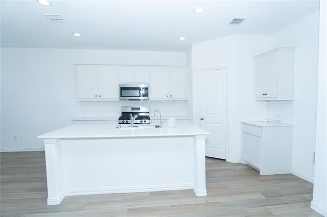 Building Photo - 520 Truman St