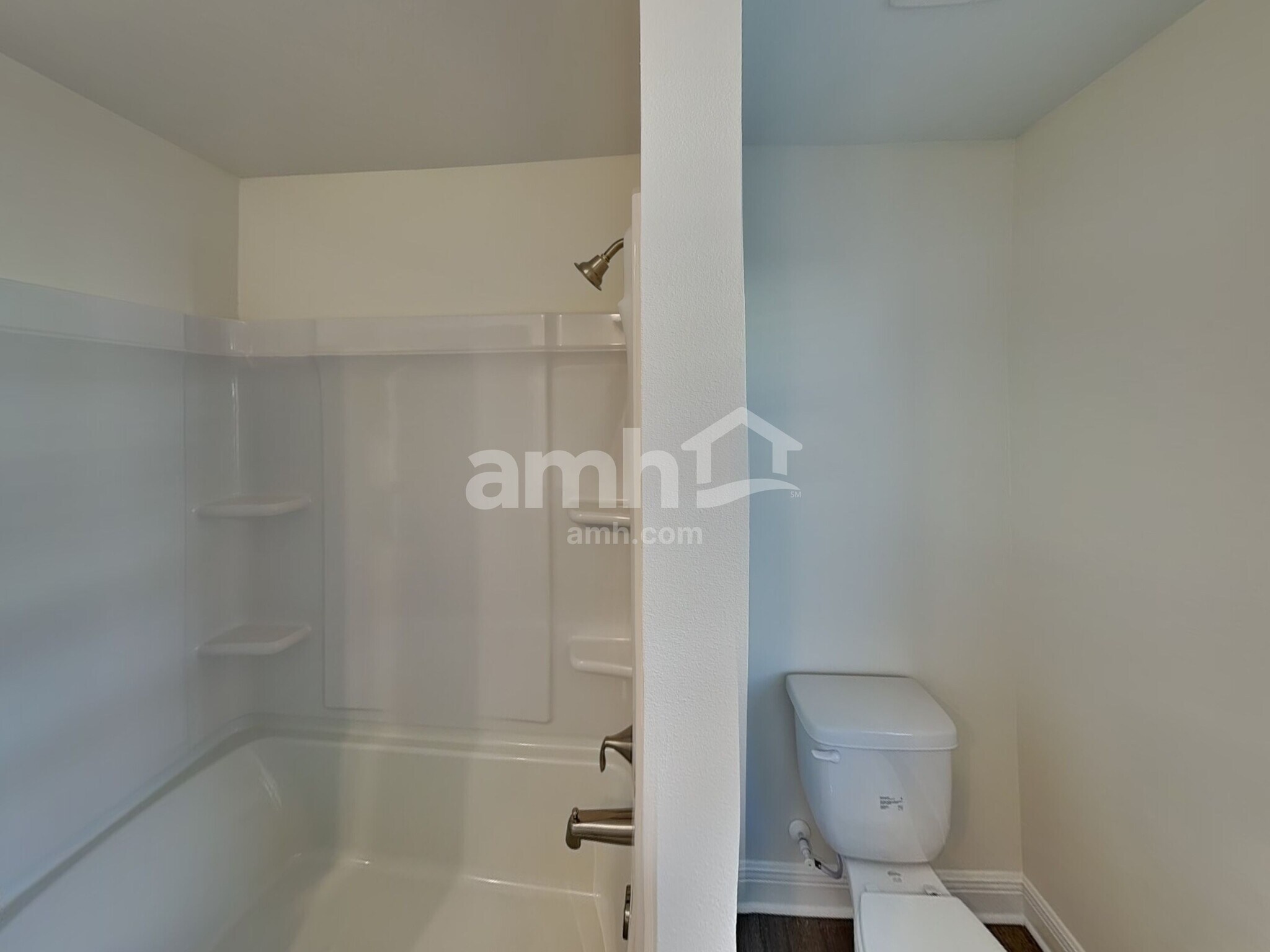 Building Photo - 6006 Sycamore Pl St