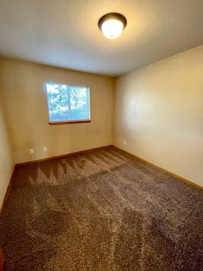 Building Photo - 61385 Sally Ln