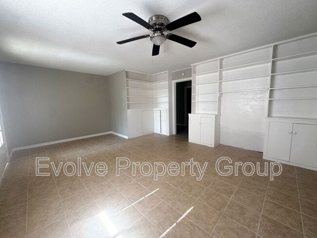 Building Photo - 710 N Grove St