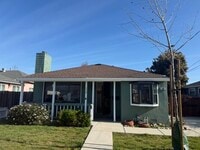 Building Photo - 330 Cuardo Ave