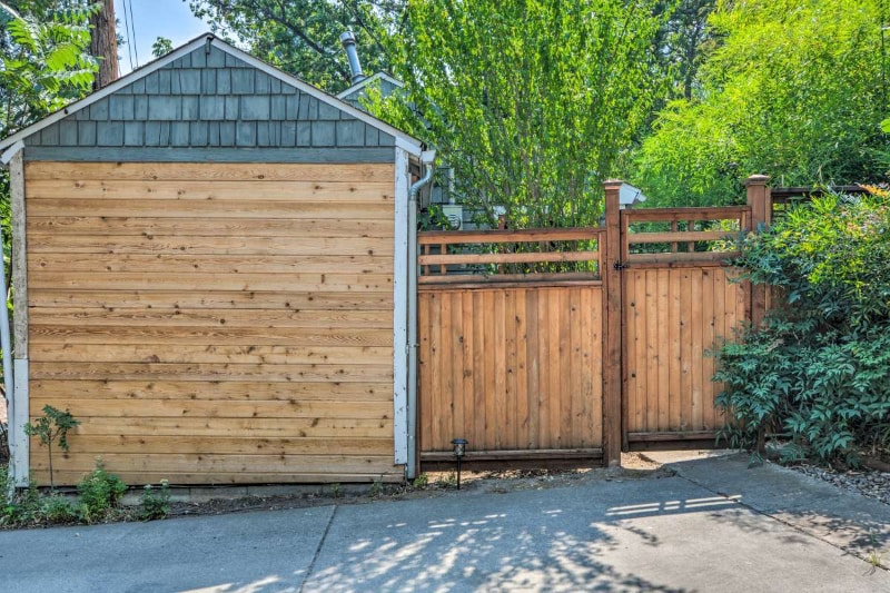 Building Photo - 675 Siskiyou Blvd