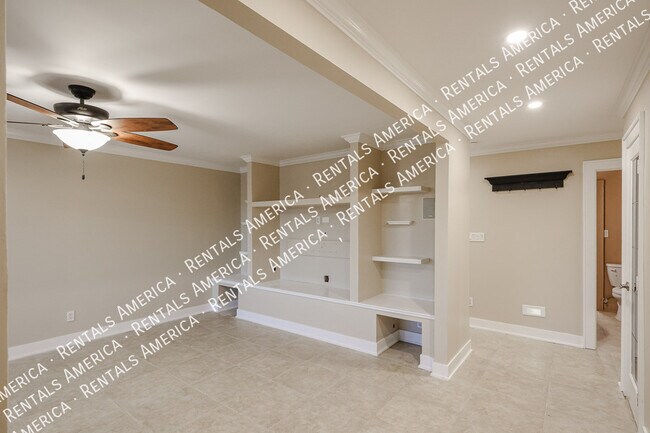 Building Photo - 1424 N Gene Ave