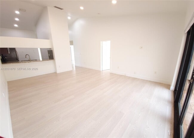 Building Photo - 14702 SW 63rd Ln