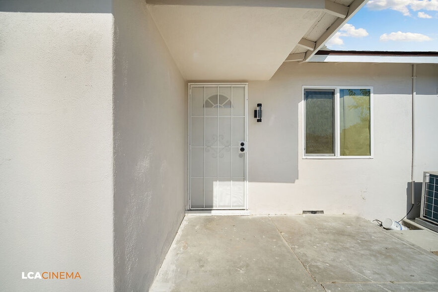 Building Photo - 10800 Santa Barbara St