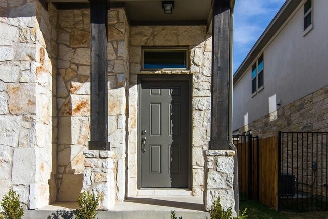 Building Photo - 3240 E Whitestone Blvd