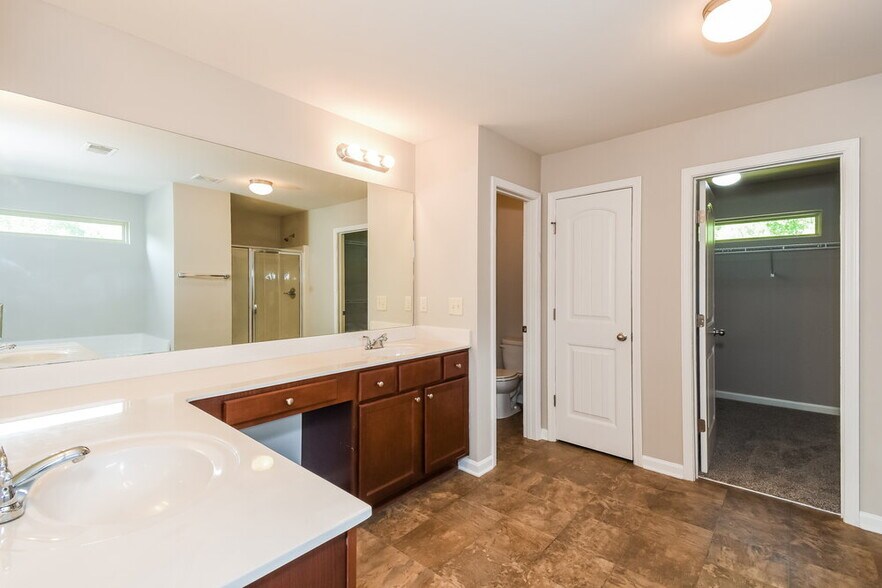 Building Photo - 930 Walking Stick Trail NE