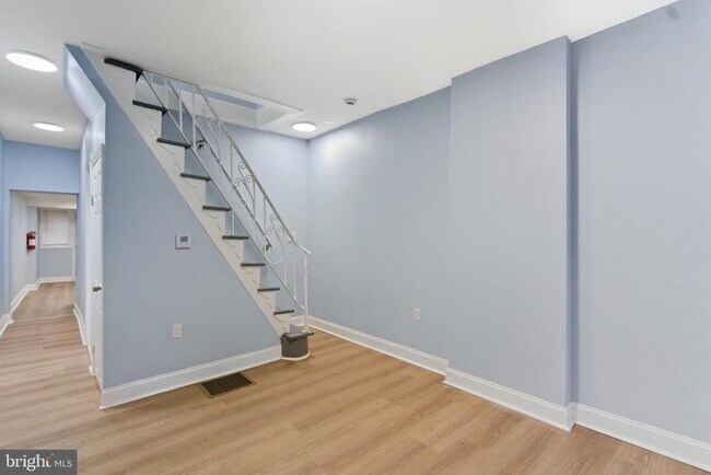 Primary Photo - 2625 Braddock St