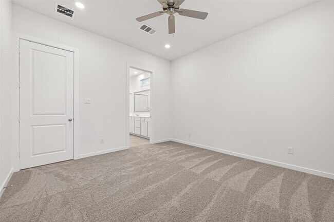 Building Photo - 3203 Home Ct