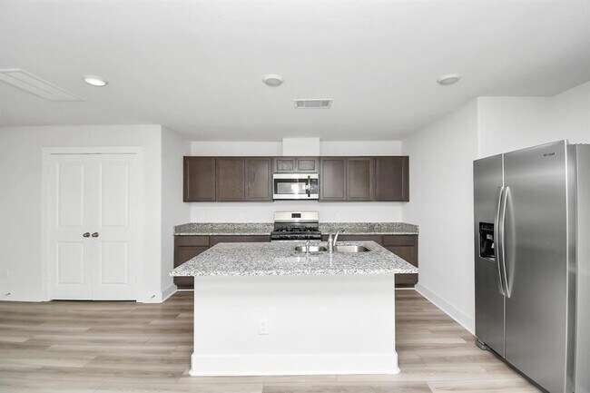 Building Photo - 20519 Prairie Cypress Dr