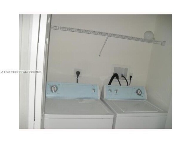 Building Photo - 10740 NW 83rd St