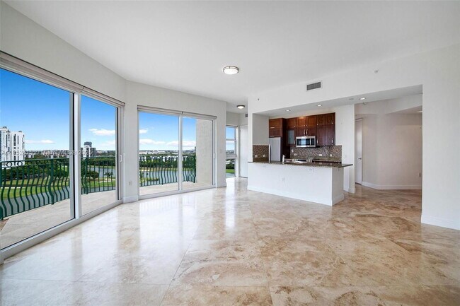 Building Photo - 20000 E Country Club Dr