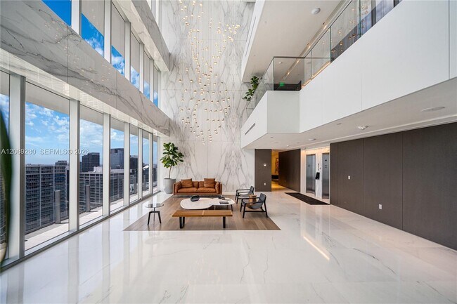 Building Photo - 300 Biscayne Blvd Way