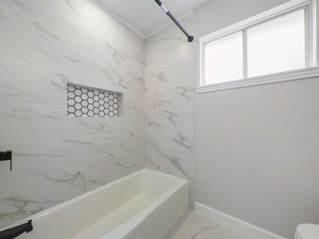 Building Photo - 13546 Wimbledon Dr