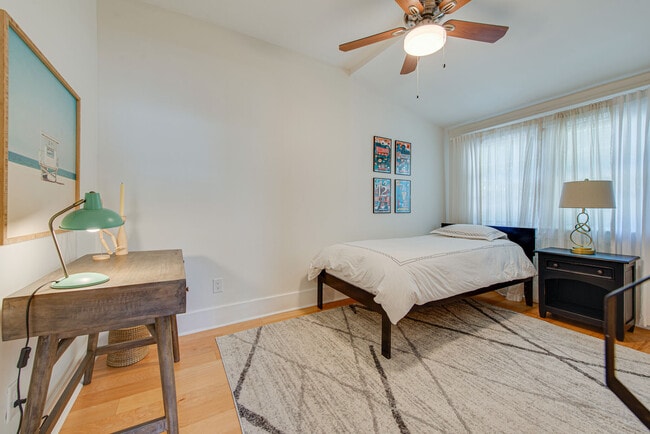 Building Photo - 2231 Blair Blvd