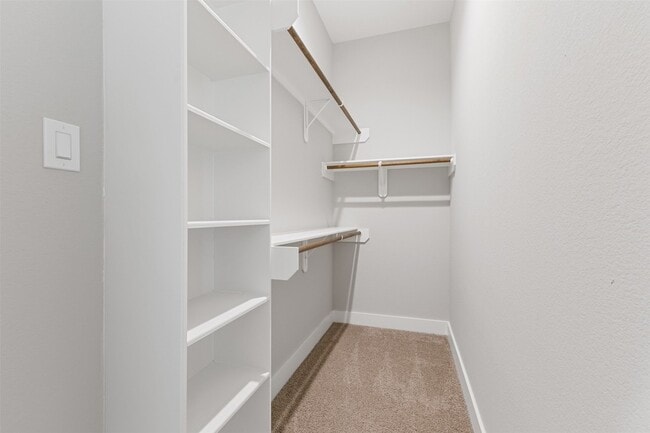 Building Photo - 806 E 39th St