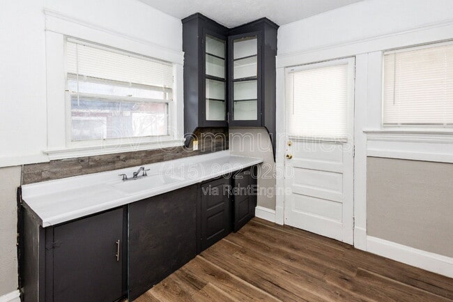 Building Photo - 3390 E 135th St