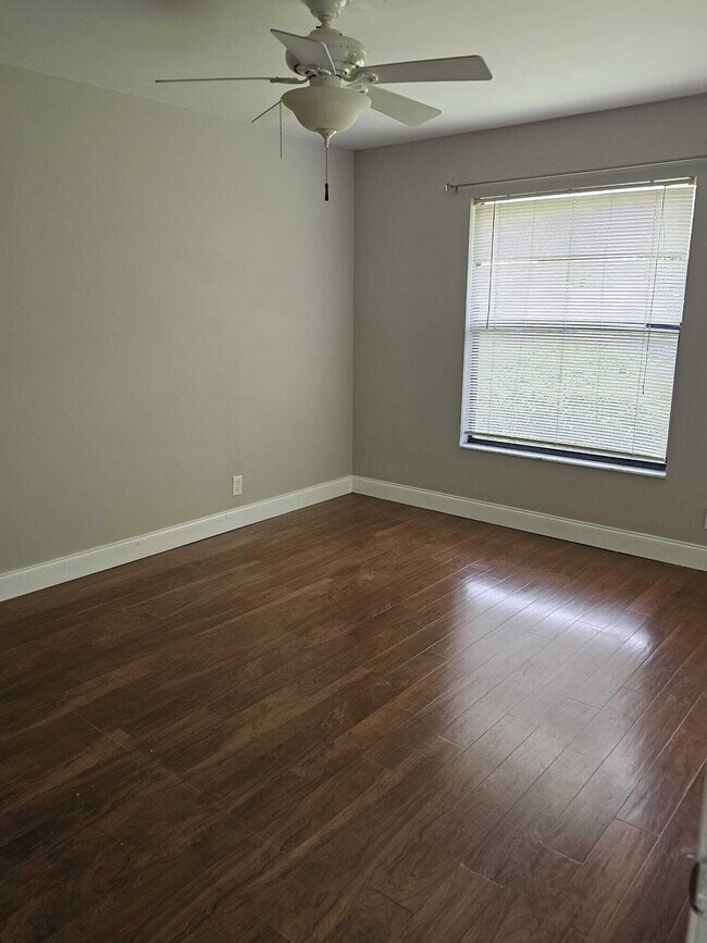 Building Photo - 3130 Millwood Terrace
