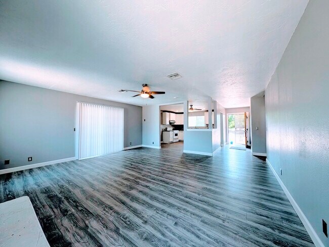 Building Photo - 4 bed with Dual master bedrooms and Solar ...