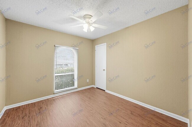 Building Photo - 207 Evelyn St