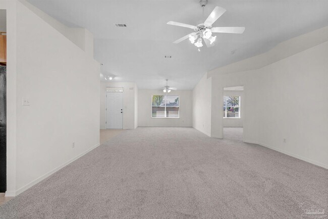 Building Photo - 9568 Brentwood Blvd