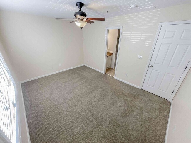 Building Photo - Smyrna 2BD/2.5BA Townhome