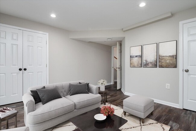 Building Photo - Tanyard Springs Townhome