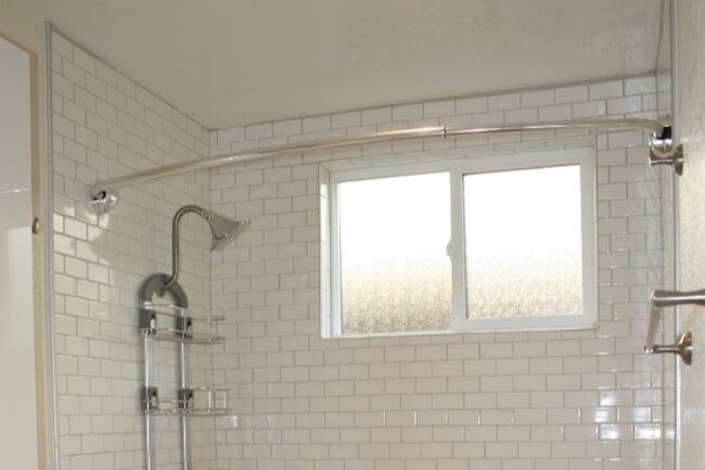 Building Photo - 2527 Elm Ave