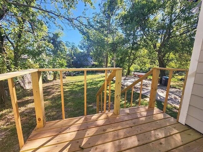 Building Photo - Charming Updated Bungalow in the Heart of Shawnee!