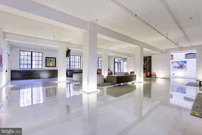 Building Photo - 437 New York Ave NW